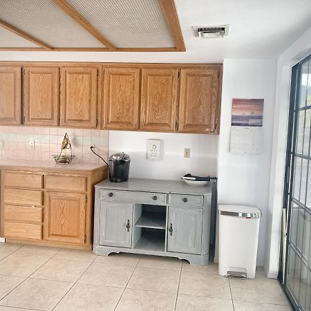 Desert Getaway - Centrally Located, Trail Access Steps Away! Lake Havasu City Exterior foto