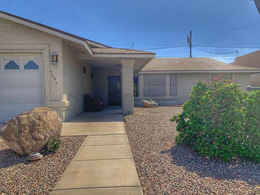 Desert Getaway - Centrally Located, Trail Access Steps Away! Lake Havasu City Exterior foto