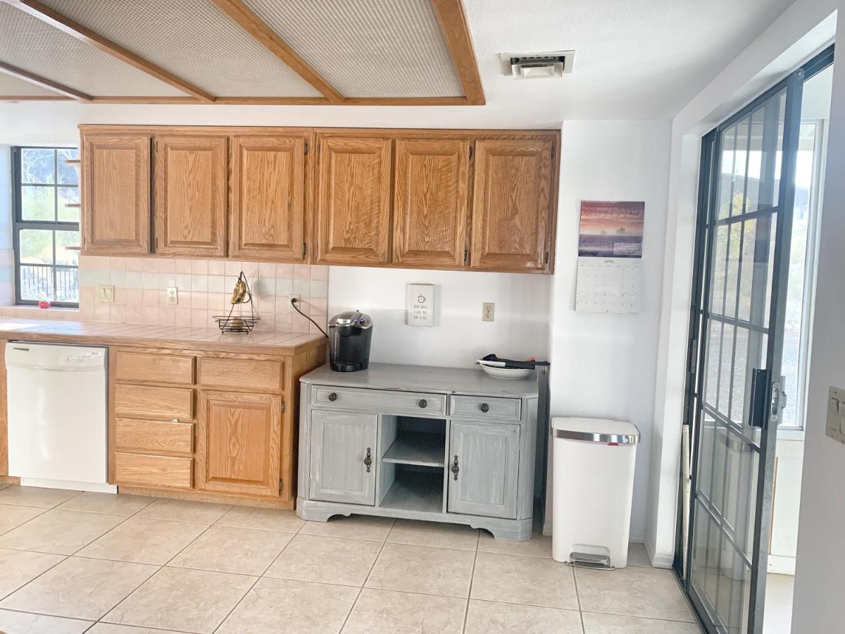 Desert Getaway - Centrally Located, Trail Access Steps Away! Lake Havasu City Exterior foto