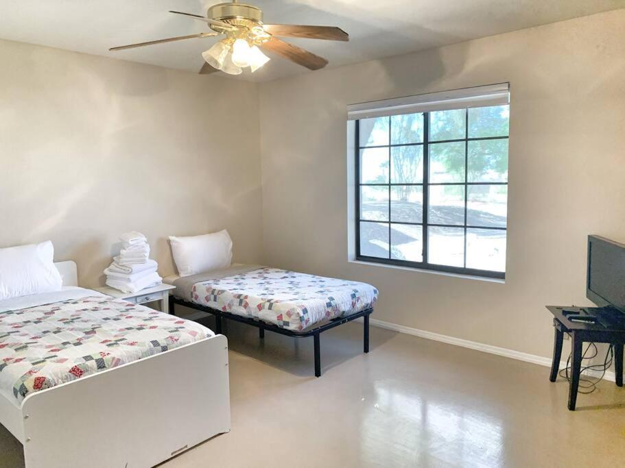 Desert Getaway - Centrally Located, Trail Access Steps Away! Lake Havasu City Exterior foto