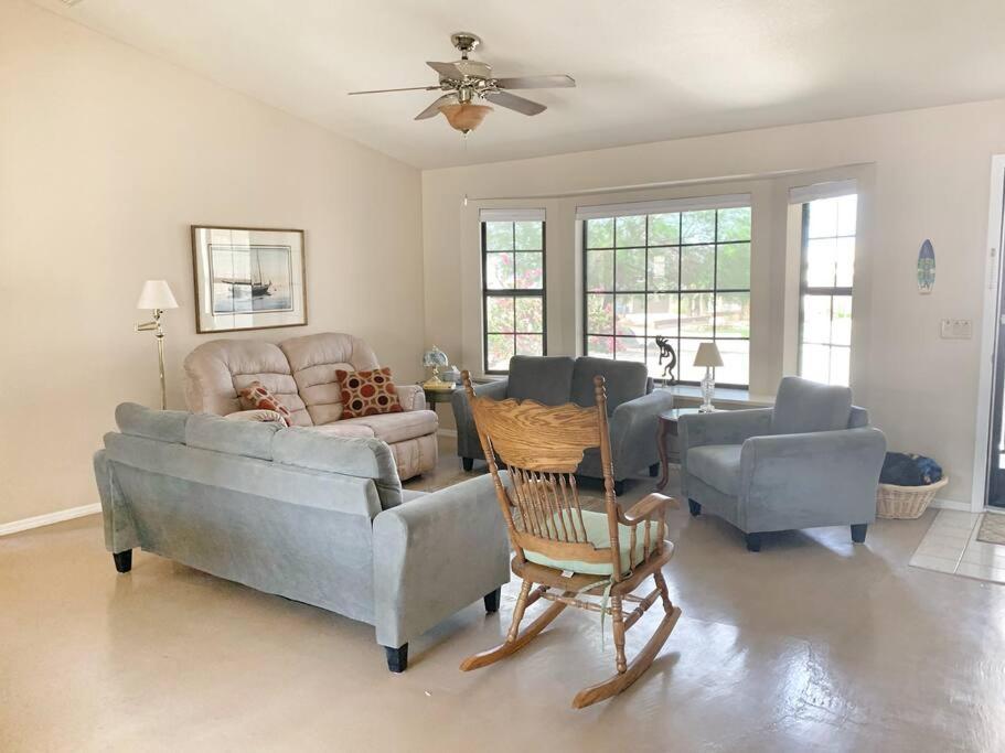 Desert Getaway - Centrally Located, Trail Access Steps Away! Lake Havasu City Exterior foto